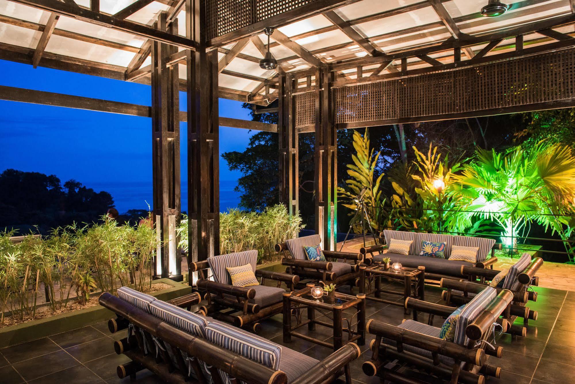 אוביטה Tiki Villas Rainforest Lodge & Spa מראה חיצוני תמונה