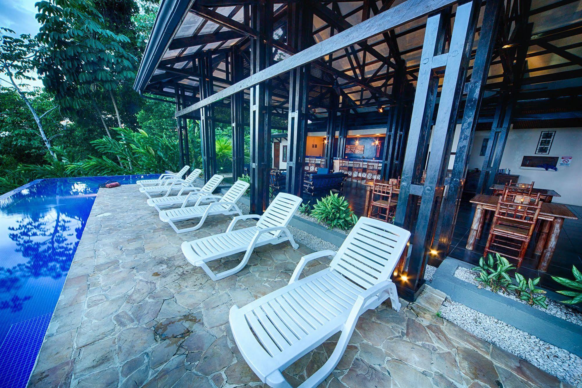 אוביטה Tiki Villas Rainforest Lodge & Spa מראה חיצוני תמונה