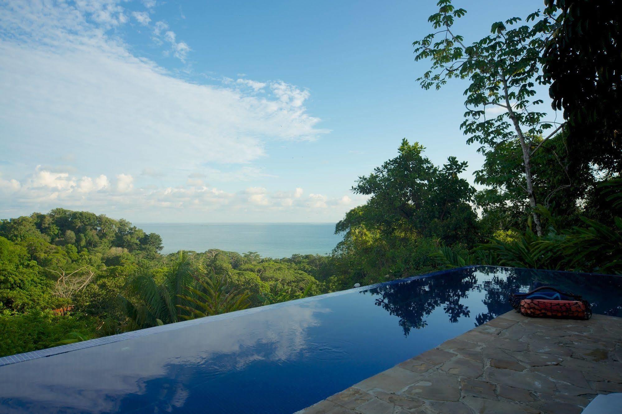 אוביטה Tiki Villas Rainforest Lodge & Spa מראה חיצוני תמונה